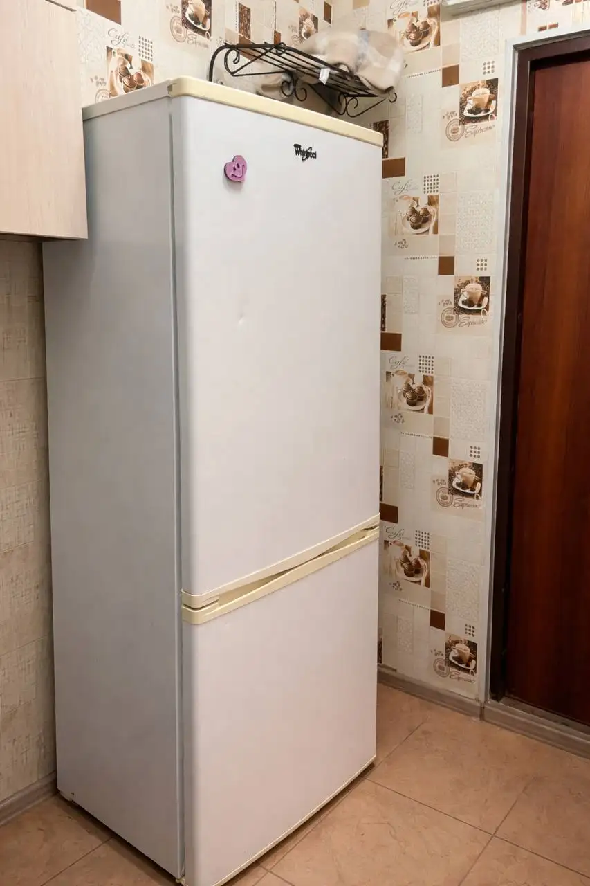 Отдам холодильник Whirlpool бесплатно - Холодильники (Барахолка) в Владивосток