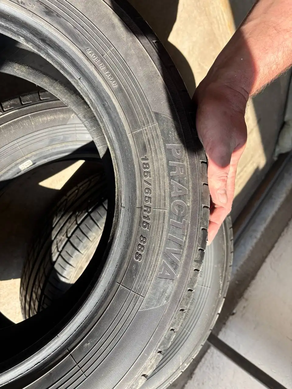 Летняя резина Yokohama practiva 185/65/15 - Шины и диски (Запчасти) в Владивосток