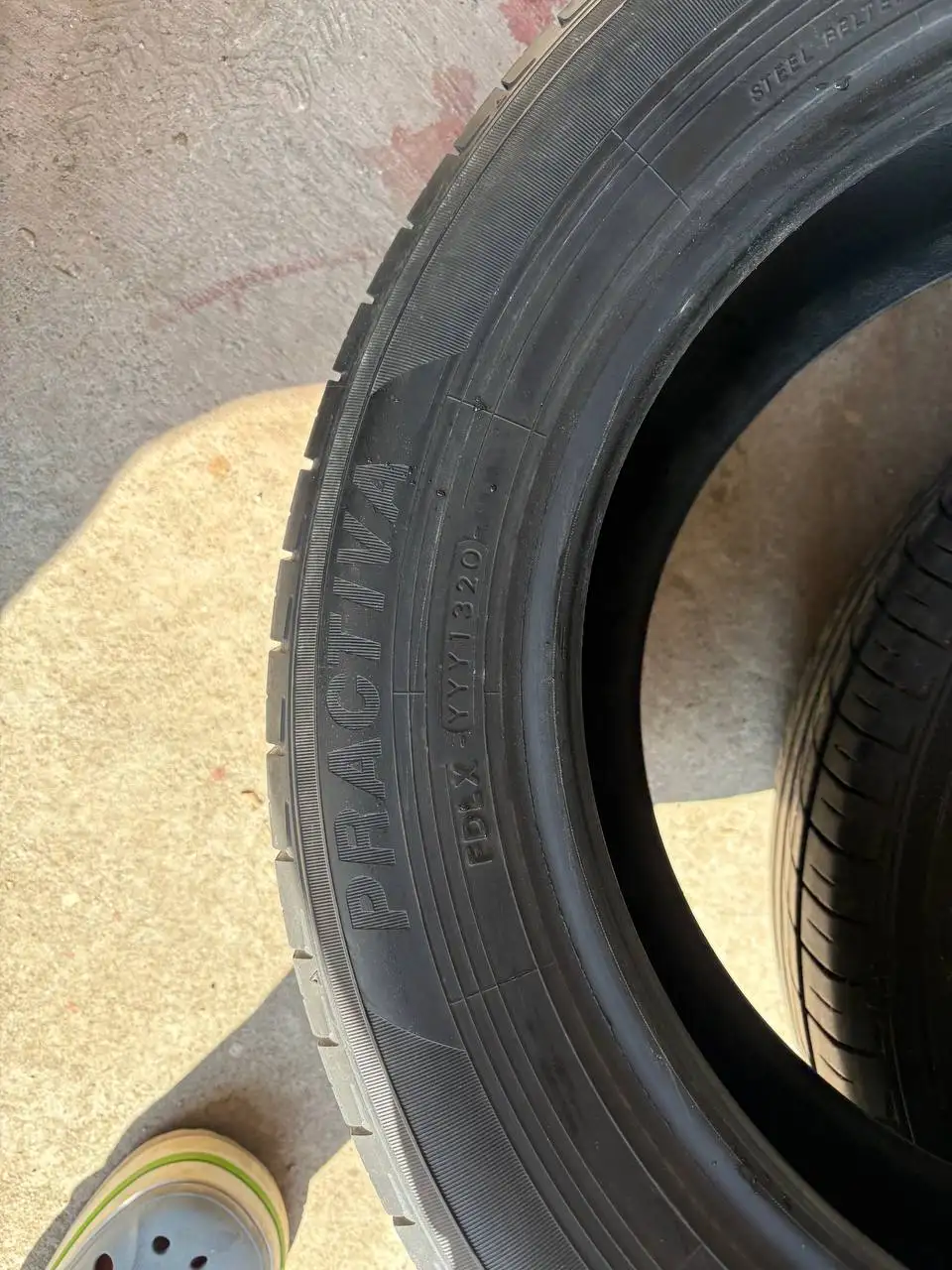 Летняя резина Yokohama practiva 185/65/15 - Шины и диски (Запчасти) в Владивосток