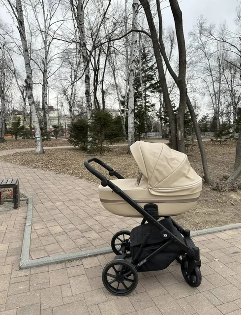 Продам коляску 2в 1 - Школьные принадлежности в Владивосток