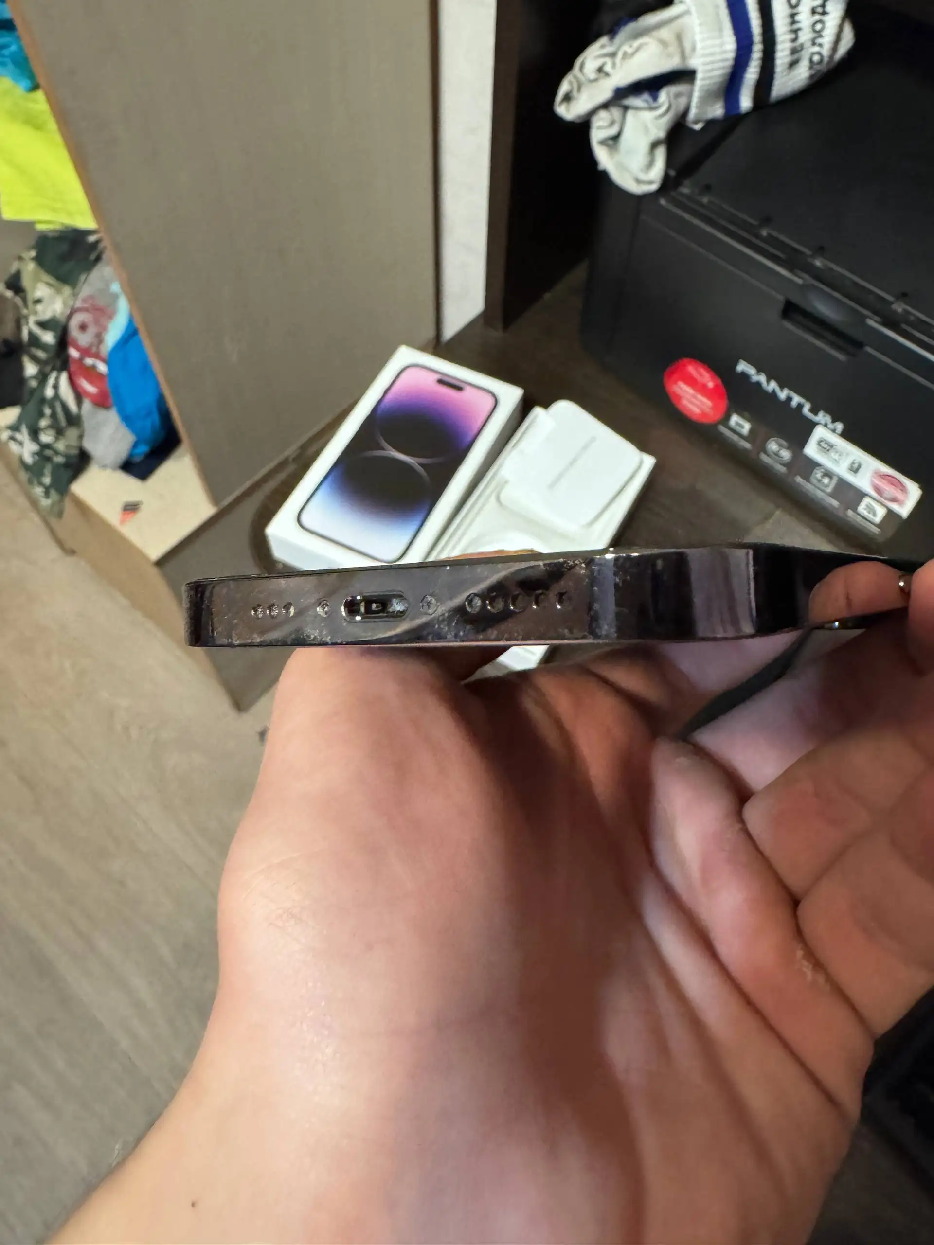 iPhone 14 Pro 256GB с потертостями и царапинами - Смартфоны (Электроника) в Владивосток