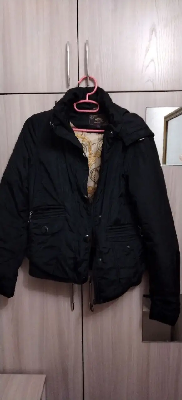 Продам весеннюю/осеннюю куртку размер L - Верхняя одежда (Одежда) в Владивосток