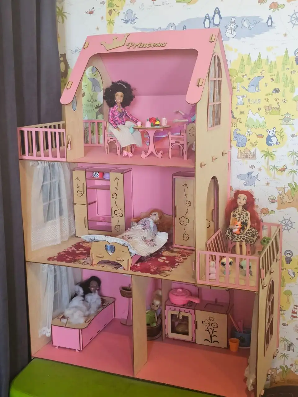 Продажа игрового домика с куклами и аксессуарами - Барахолка в Владивосток