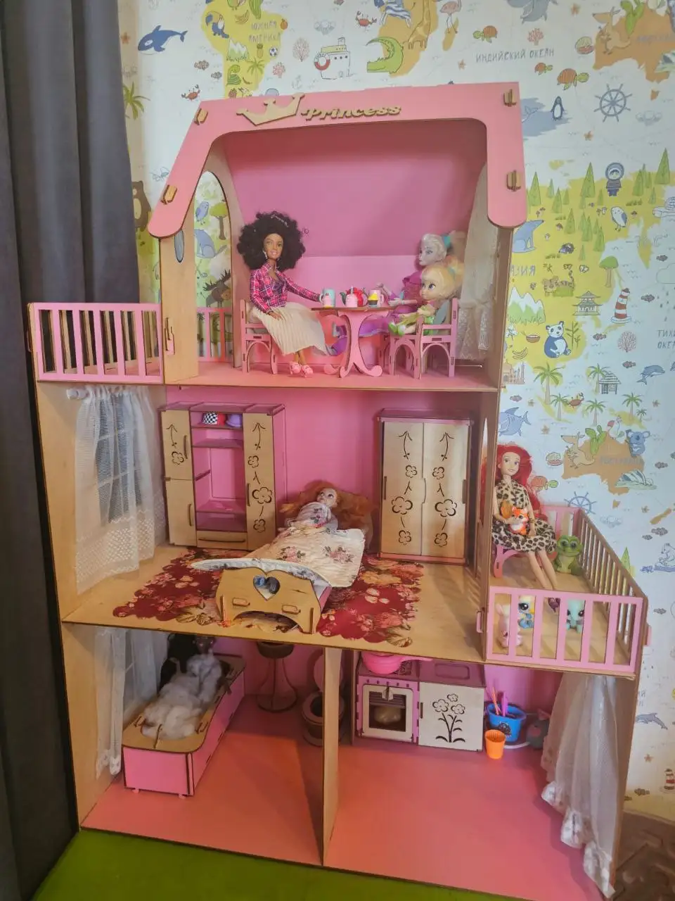 Продажа игрового домика с куклами и аксессуарами - Барахолка в Владивосток