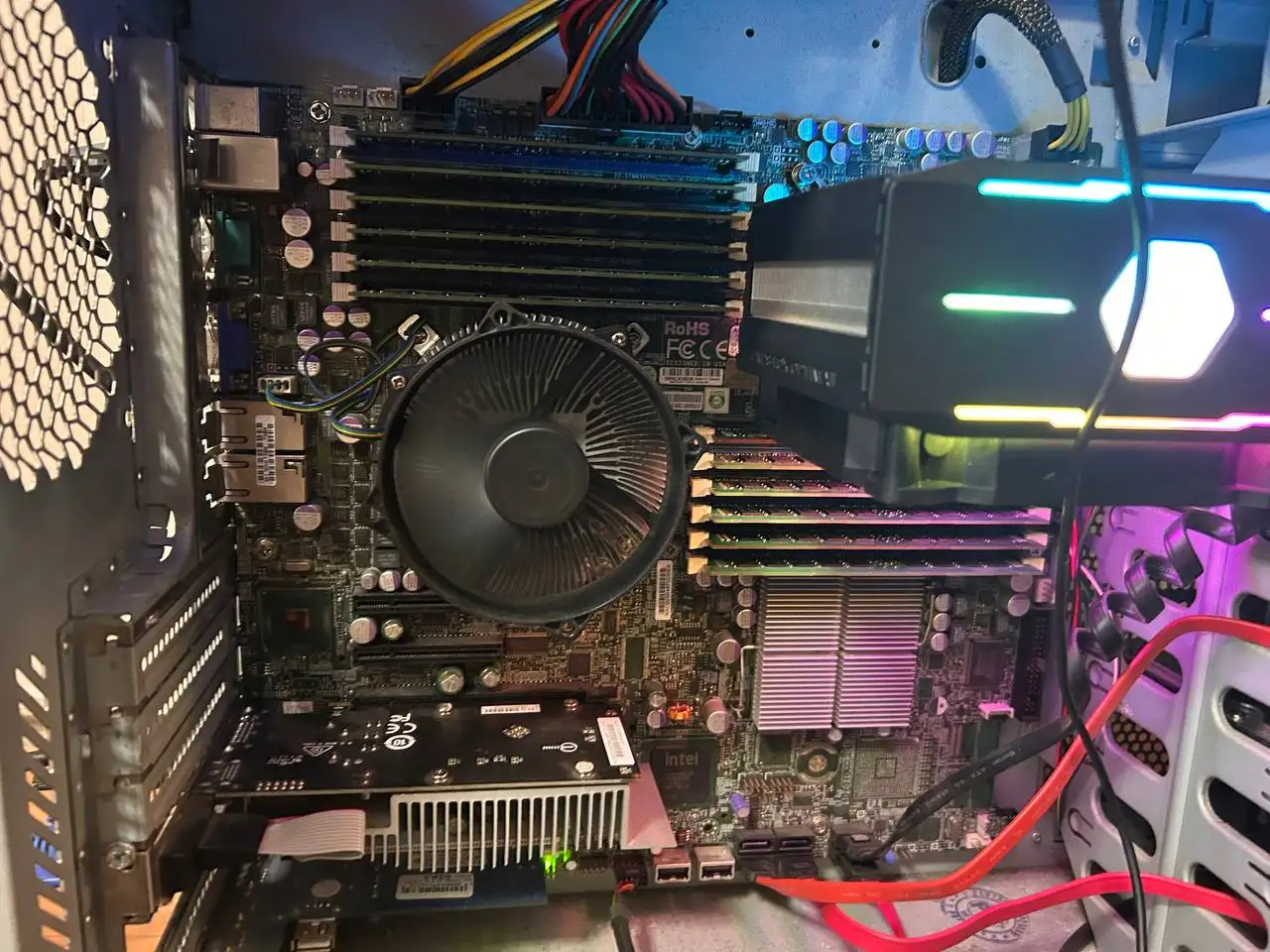 Продам сервер в рабочем состоянии - Серверы и комплектующие (Электроника) в Владивосток