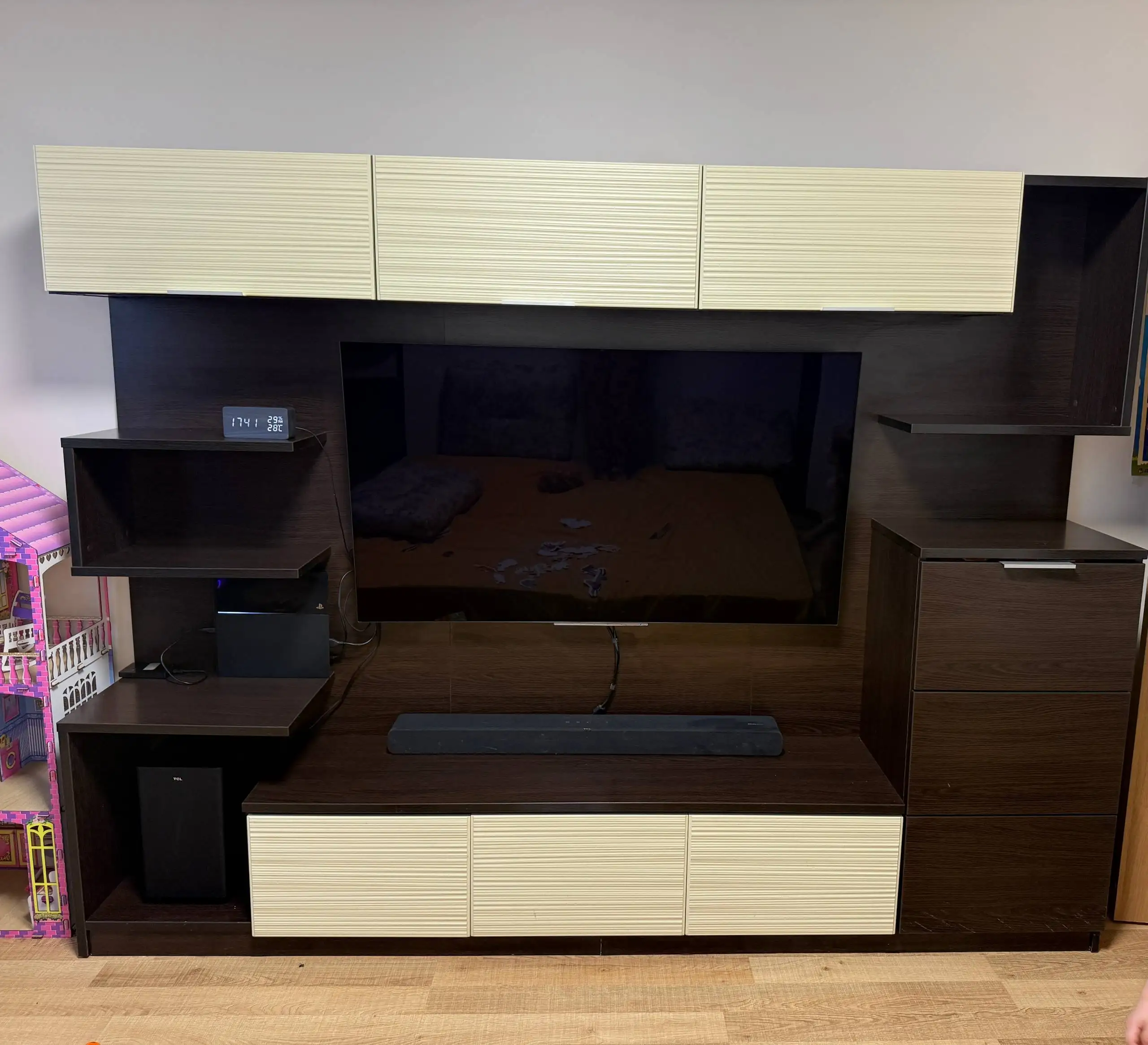 Продам горку стенку под телевизор с 8 ящиками - Мебель (Для дома и дачи) в Владивосток