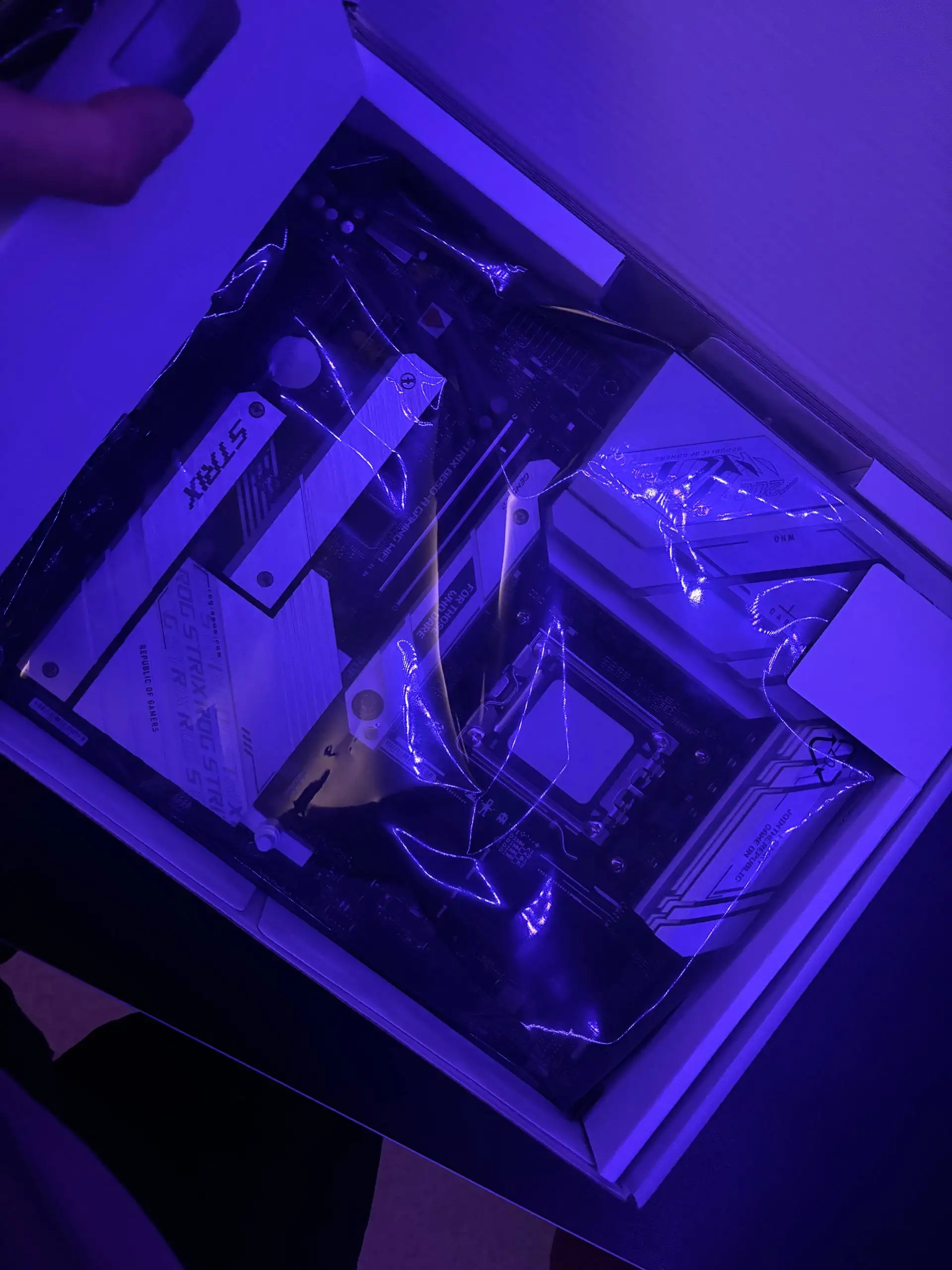 Материнская плата Asus ROG Strix B650-A Gaming WiFi AM5 DDR5 - Компьютерные комплектующие (Электроника) в Владивосток