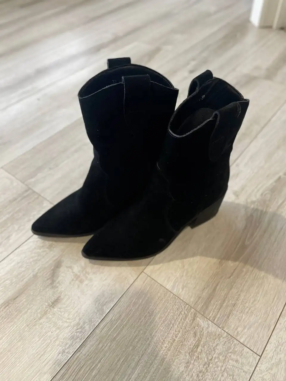 Продам ботинки казаки - Обувь (Одежда) в Владивосток