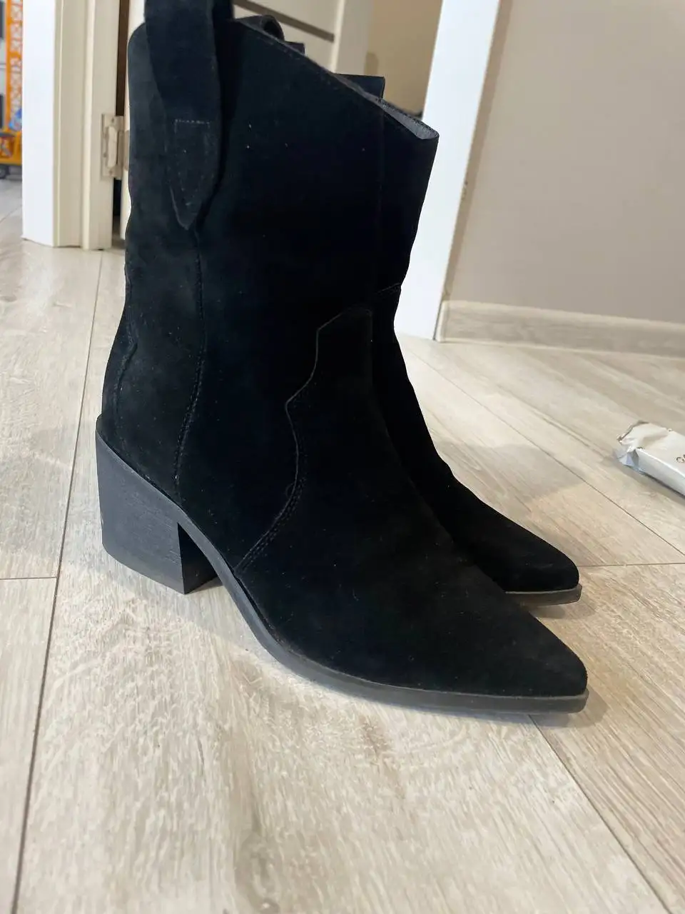 Продам ботинки казаки - Обувь (Одежда) в Владивосток