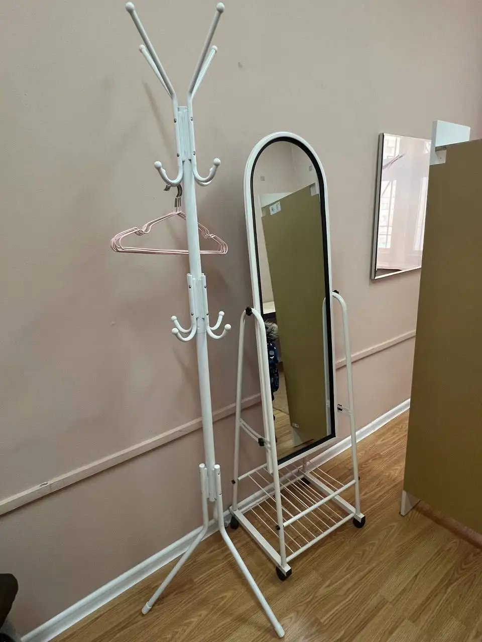 Продажа зеркала и вешалки - Барахолка в Владивосток
