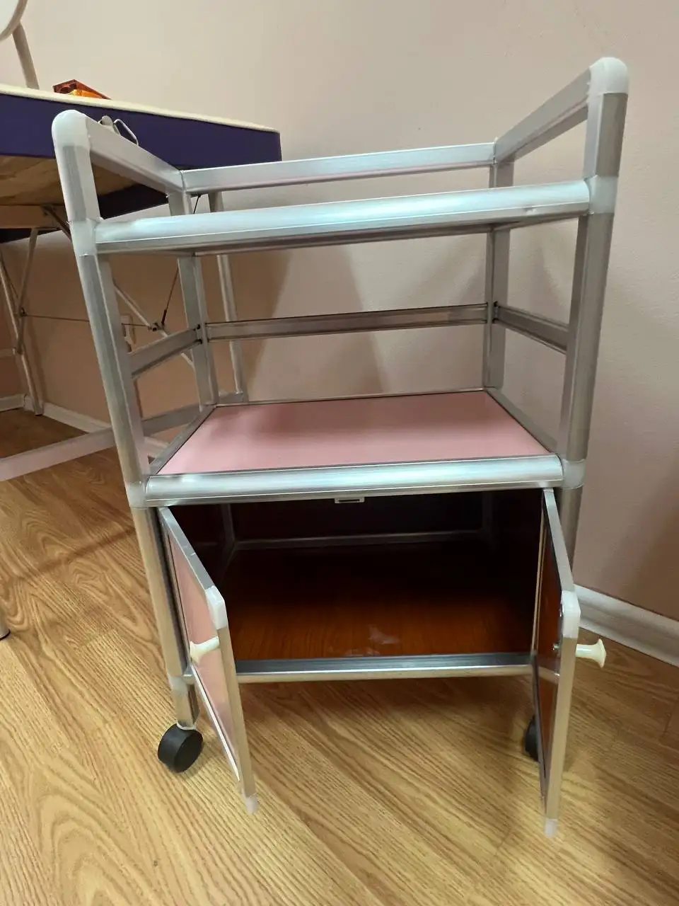 Продажа косметологической тележки - Косметология (Барахолка) в Владивосток