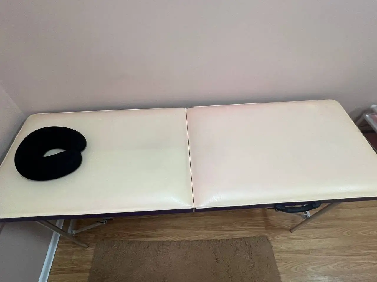 Продам кушетку косметологическую б/у - Барахолка в Владивосток