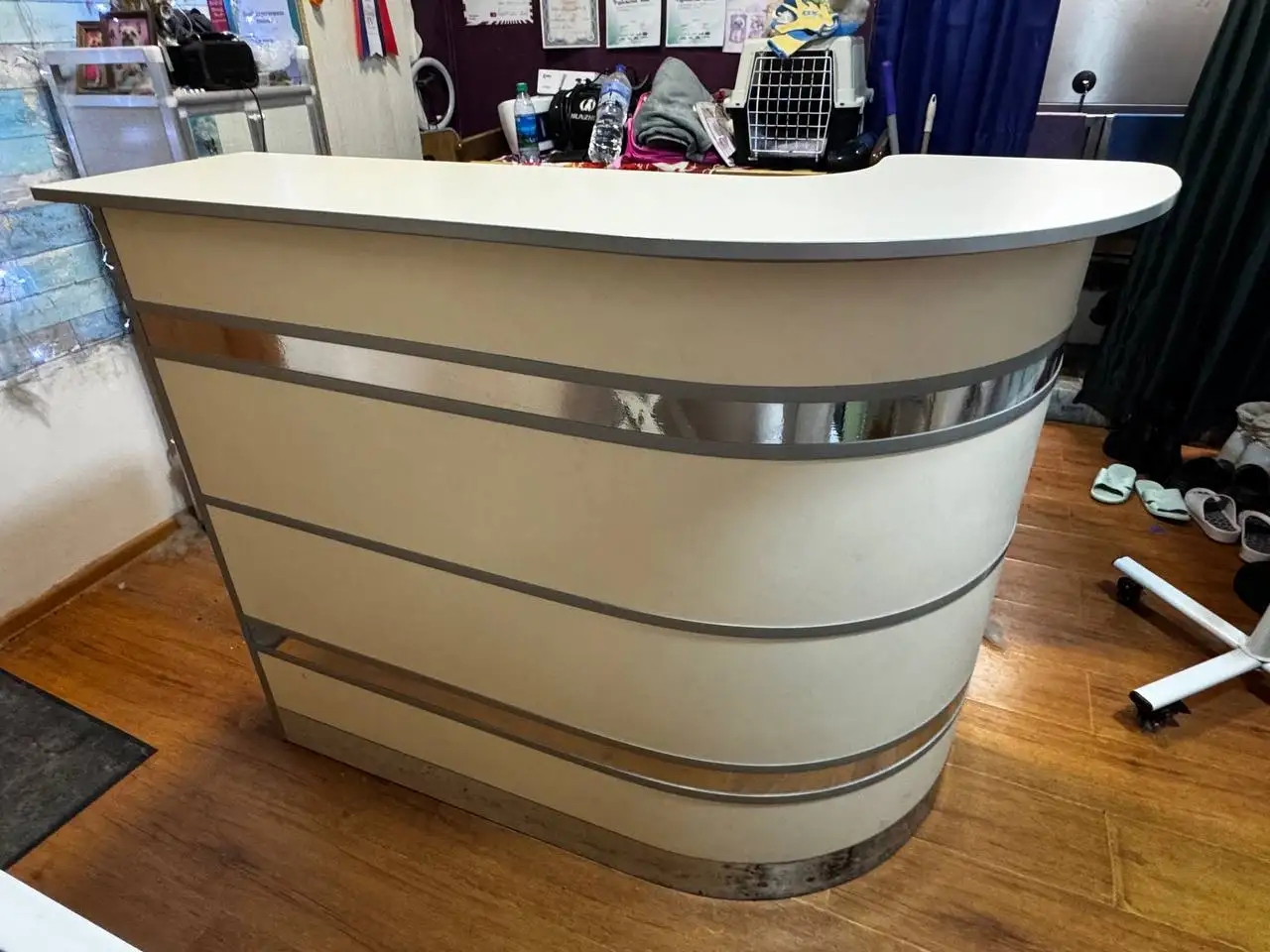 Продам ресепшен в связи с ремонтом - Барахолка в Владивосток