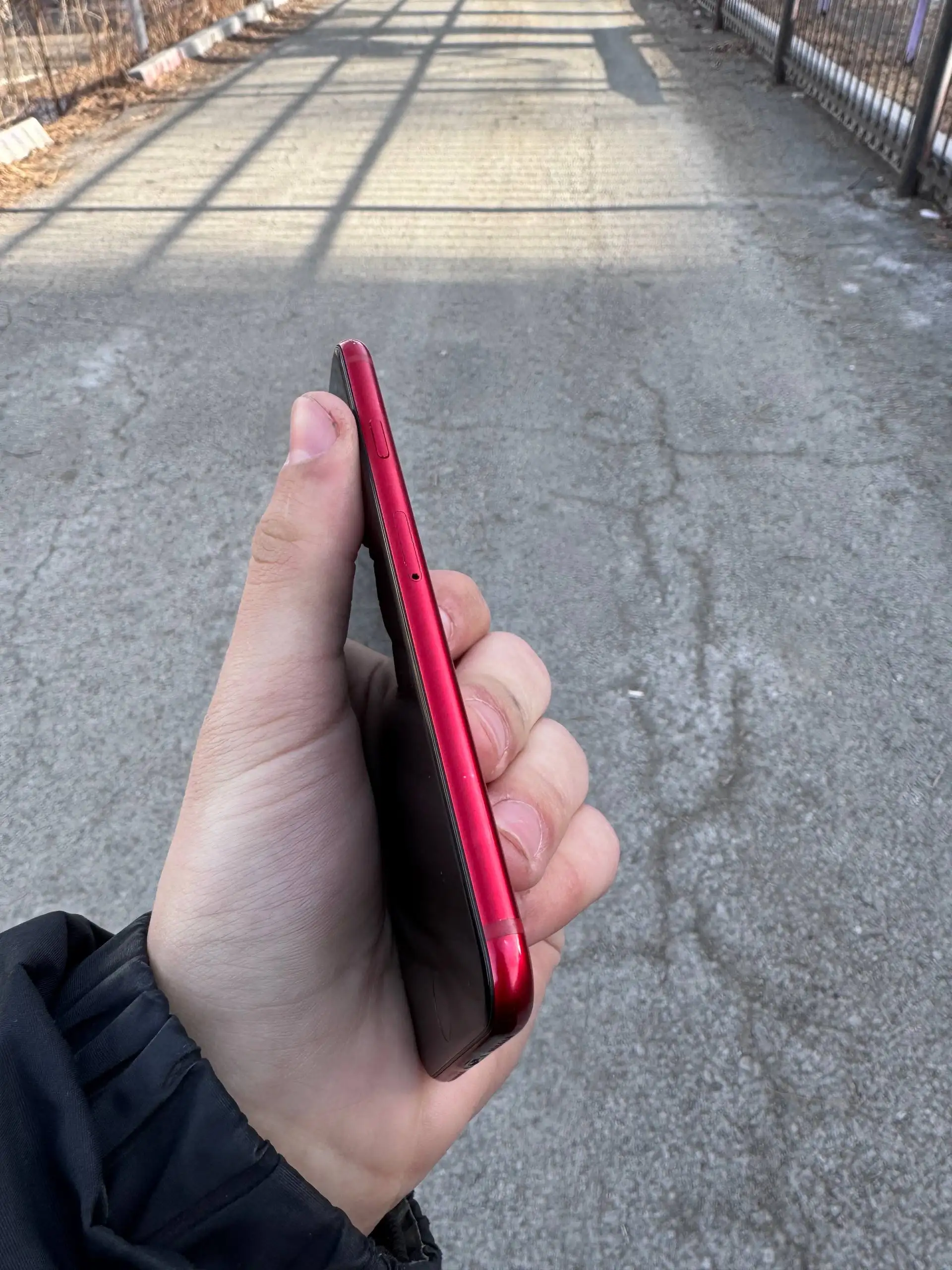 Продам iPhone SE 2022 64GB - Смартфоны (Электроника) в Владивосток