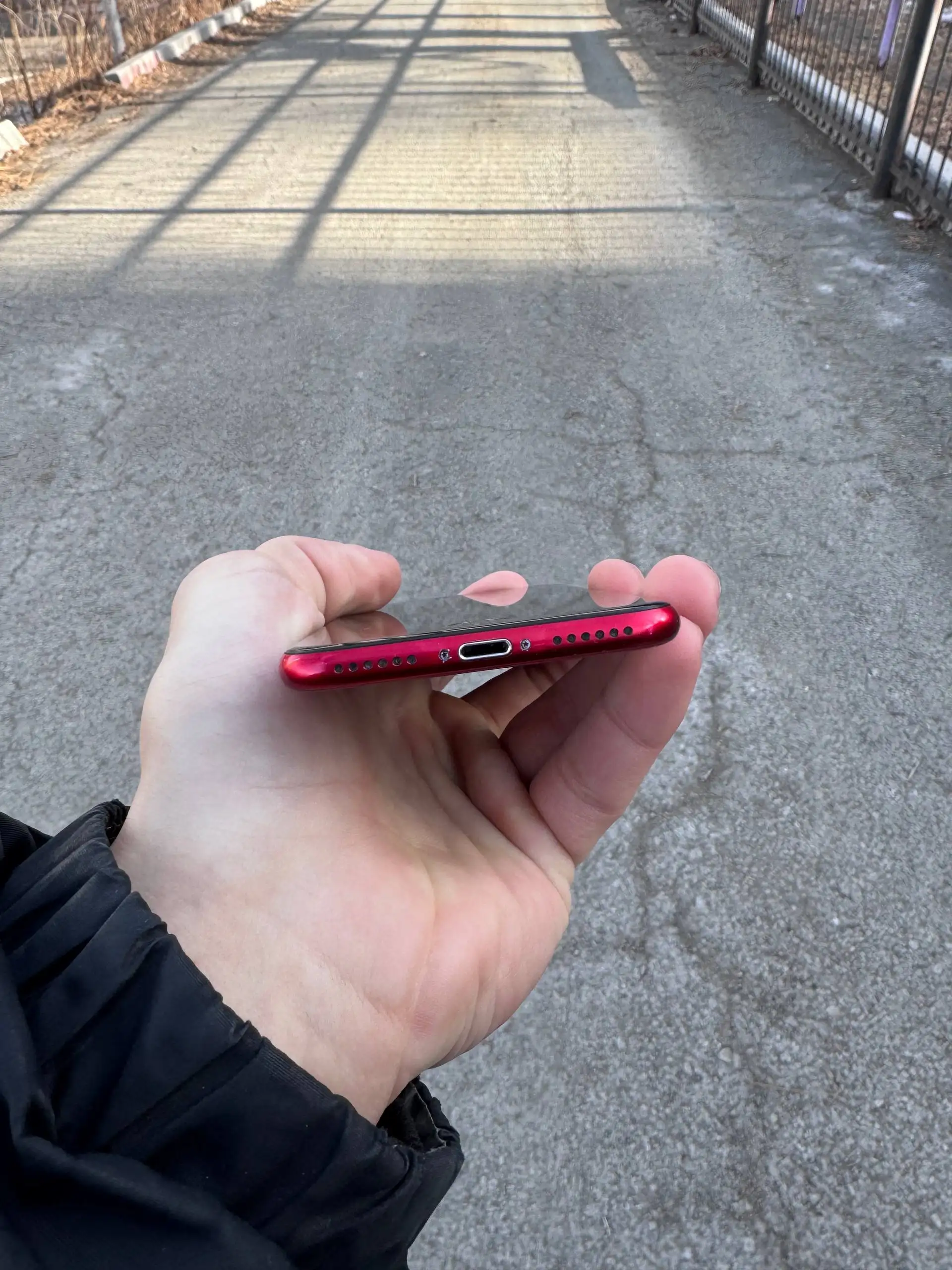 Продам iPhone SE 2022 64GB - Смартфоны (Электроника) в Владивосток