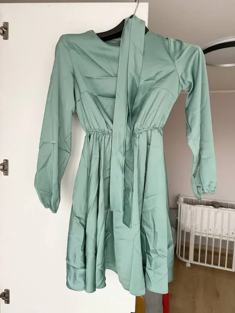 Платье изумрудное 42/44р - Лосины в Владивосток