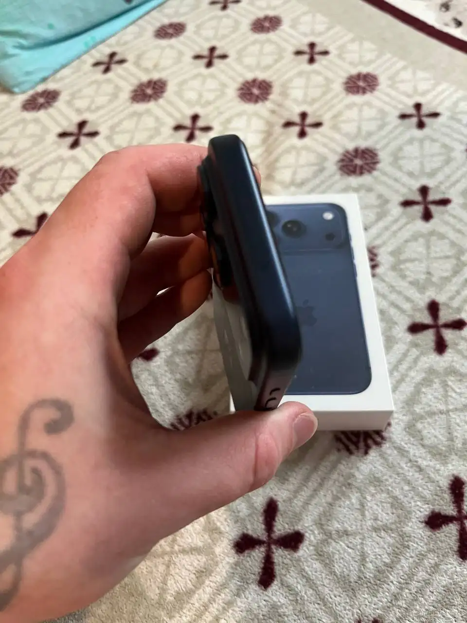 Apple iPhone 17 Pro 256 ГБ синий E-SIM - Смартфоны и телефоны (Электроника) в Владивосток