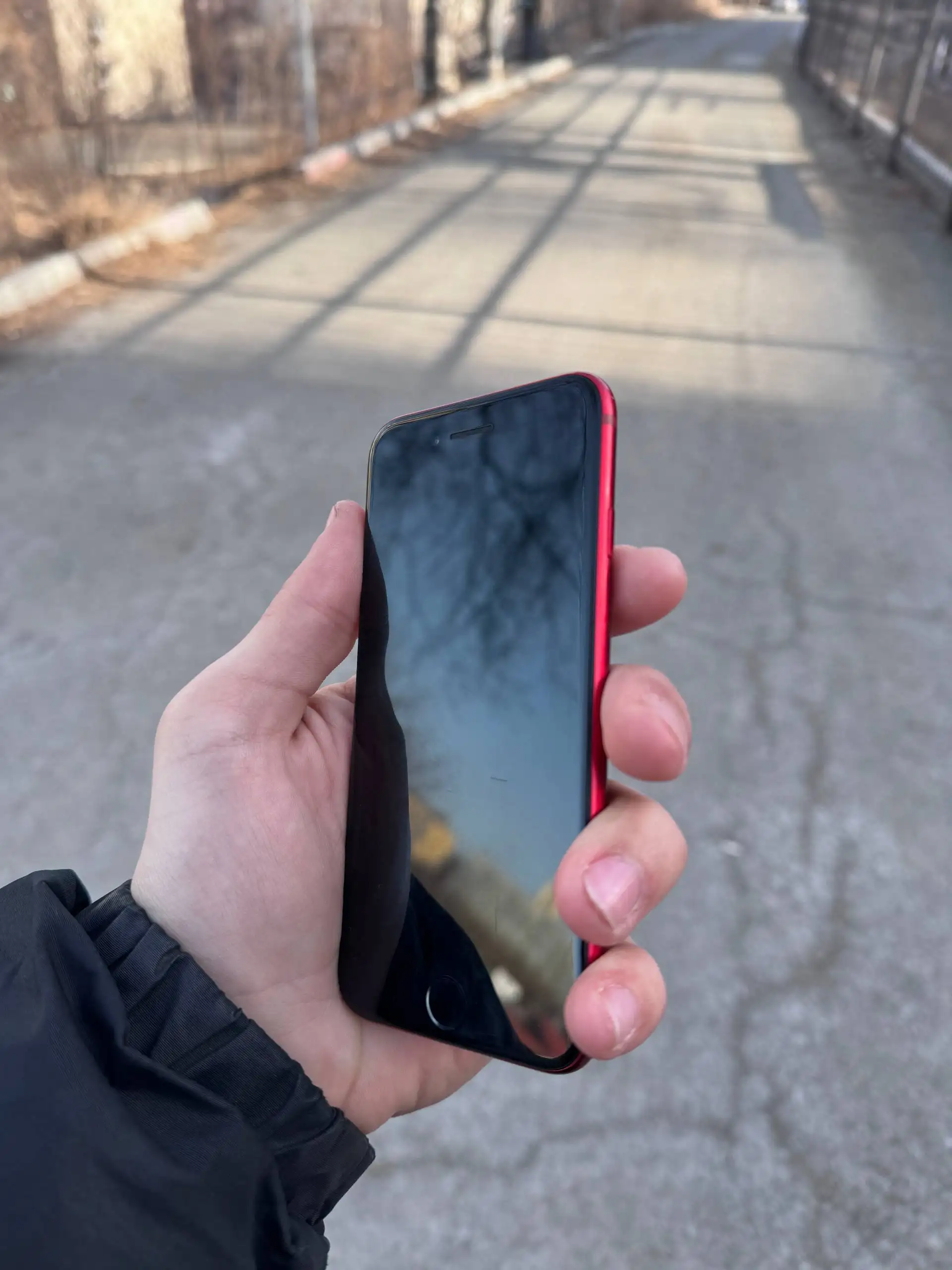 Продам iPhone SE 2022 64GB в хорошем состоянии - Смартфоны (Электроника) в Владивосток