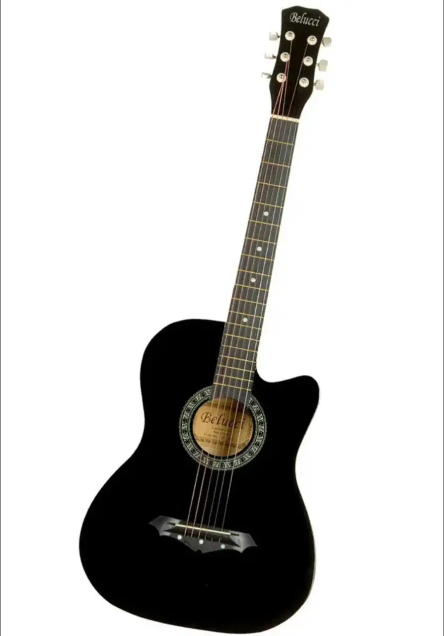 Продам гитару Белучи - Музыкальные инструменты (Хобби и отдых) в Владивосток