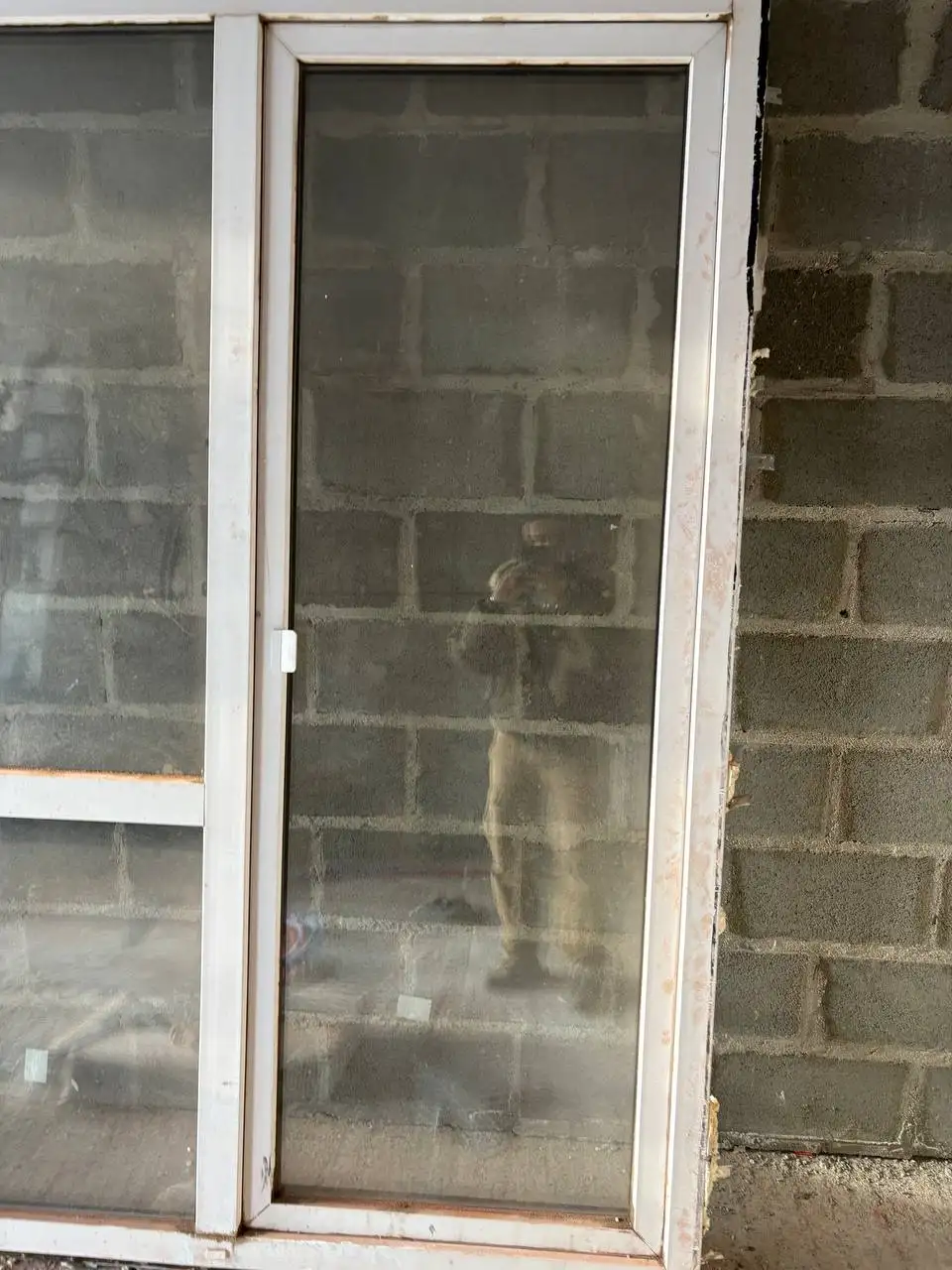 Евро дверь и окна на лоджию/балкон - Двери и окна (Барахолка) в Владивосток