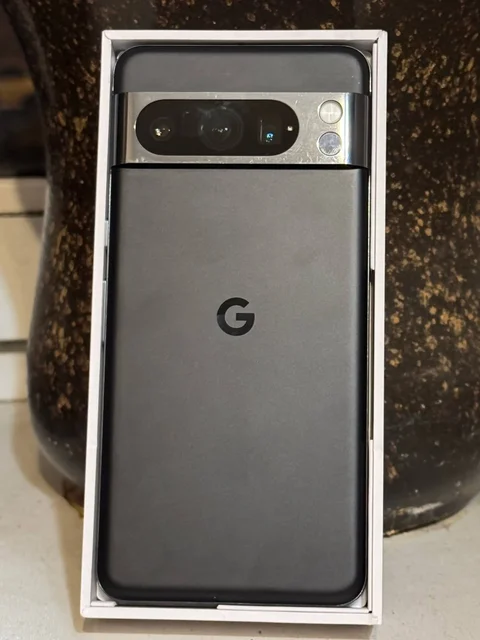 Продам Google Pixel 8 Pro 128GB - Power bank в Владивосток