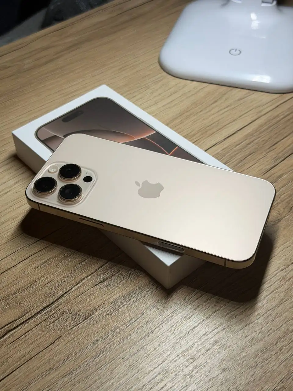 Продам iPhone 16 Pro Max 256gb - Смартфоны (Электроника) в Владивосток