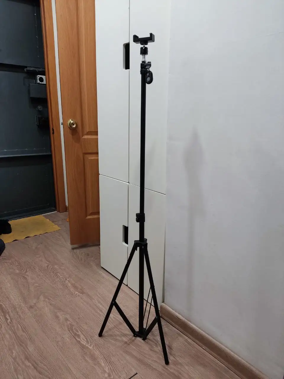 Штатив Raylab Basic 190 для телефона с держателем и пультом - Фото- и видеотехника (Барахолка) в Владивосток