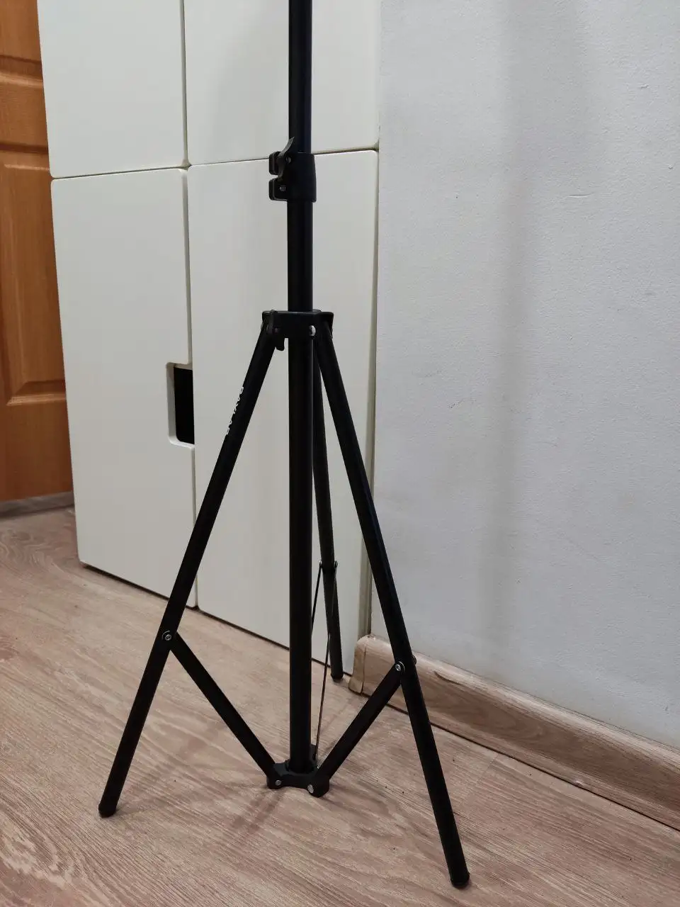 Штатив Raylab Basic 190 для телефона с держателем и пультом - Фото- и видеотехника (Барахолка) в Владивосток