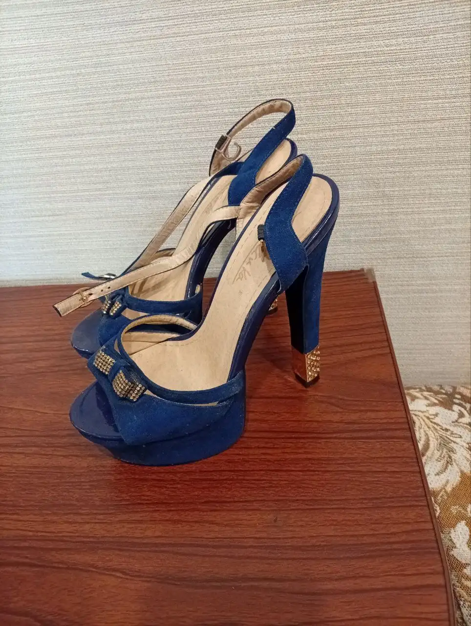 Продажа обуви 36 размера - Барахолка в Владивосток