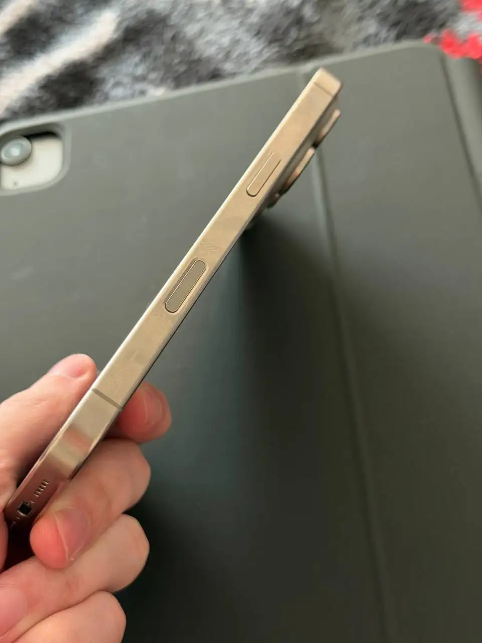 Продажа iPhone 16 Pro 256 ГБ в идеальном состоянии - Смартфоны (Электроника) в Владивосток