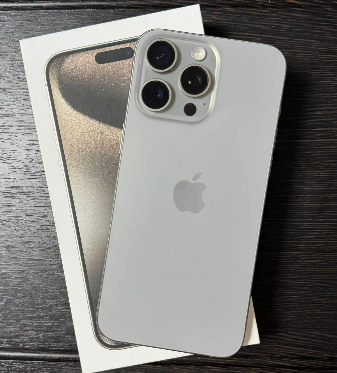 iPhone 15 Pro Max в идеальном состоянии - Смартфоны (Электроника) в Владивосток