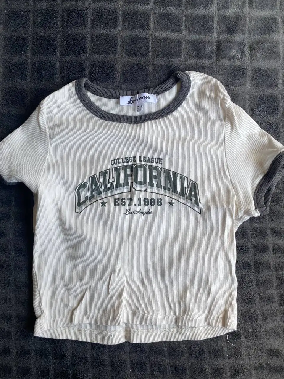 Продажа женской одежды - Женская одежда (Одежда) в Владивосток