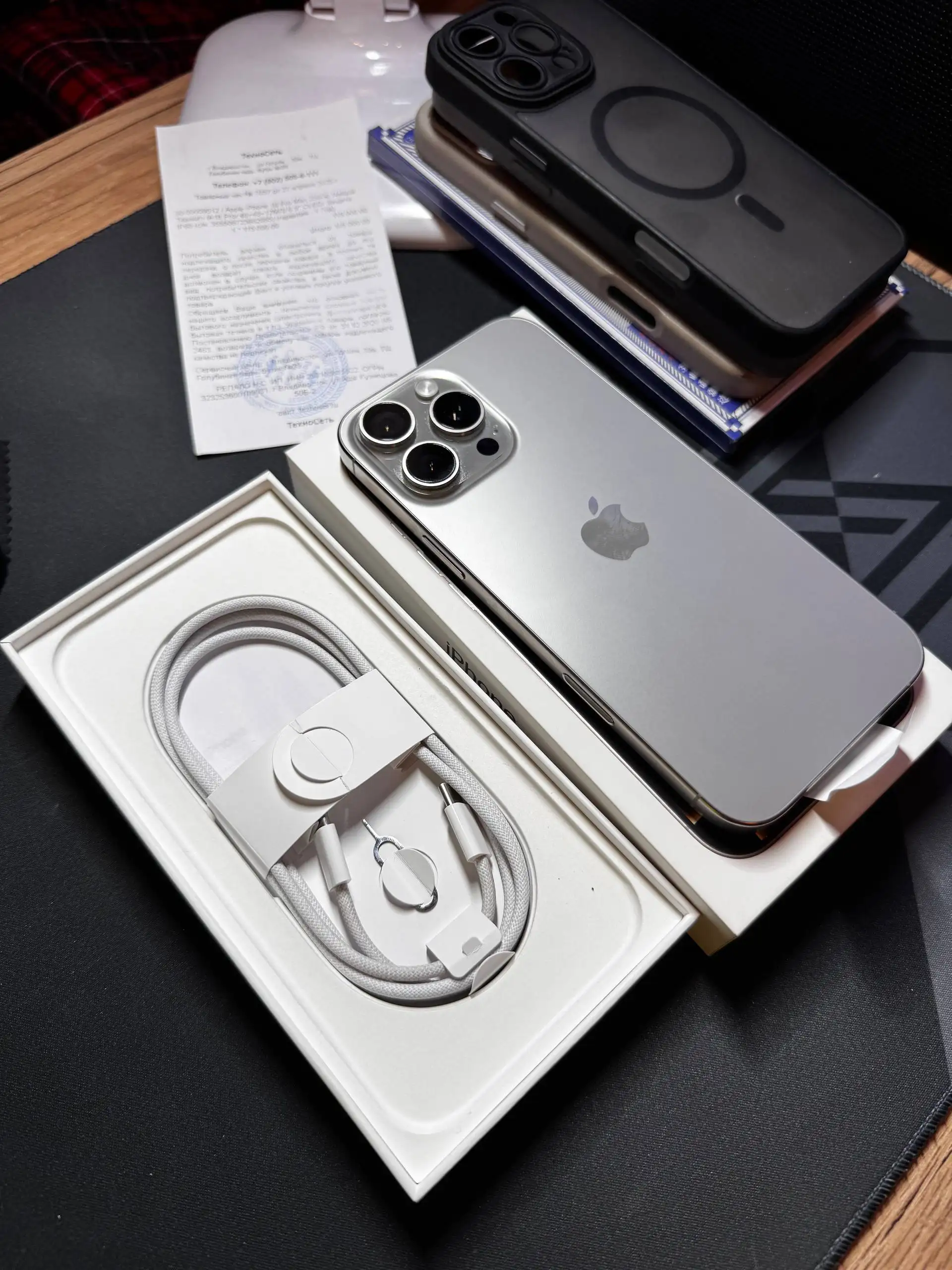 iPhone 16 Pro Max 256GB в идеальном состоянии - Смартфоны (Электроника) в Владивосток