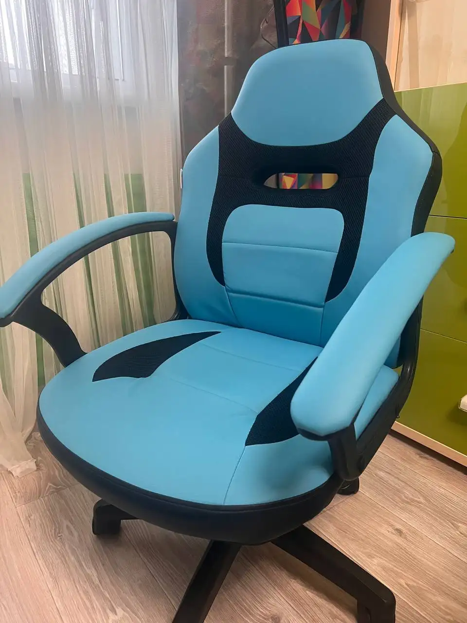 Продам стул с неработающим подъемным механизмом - Барахолка в Владивосток