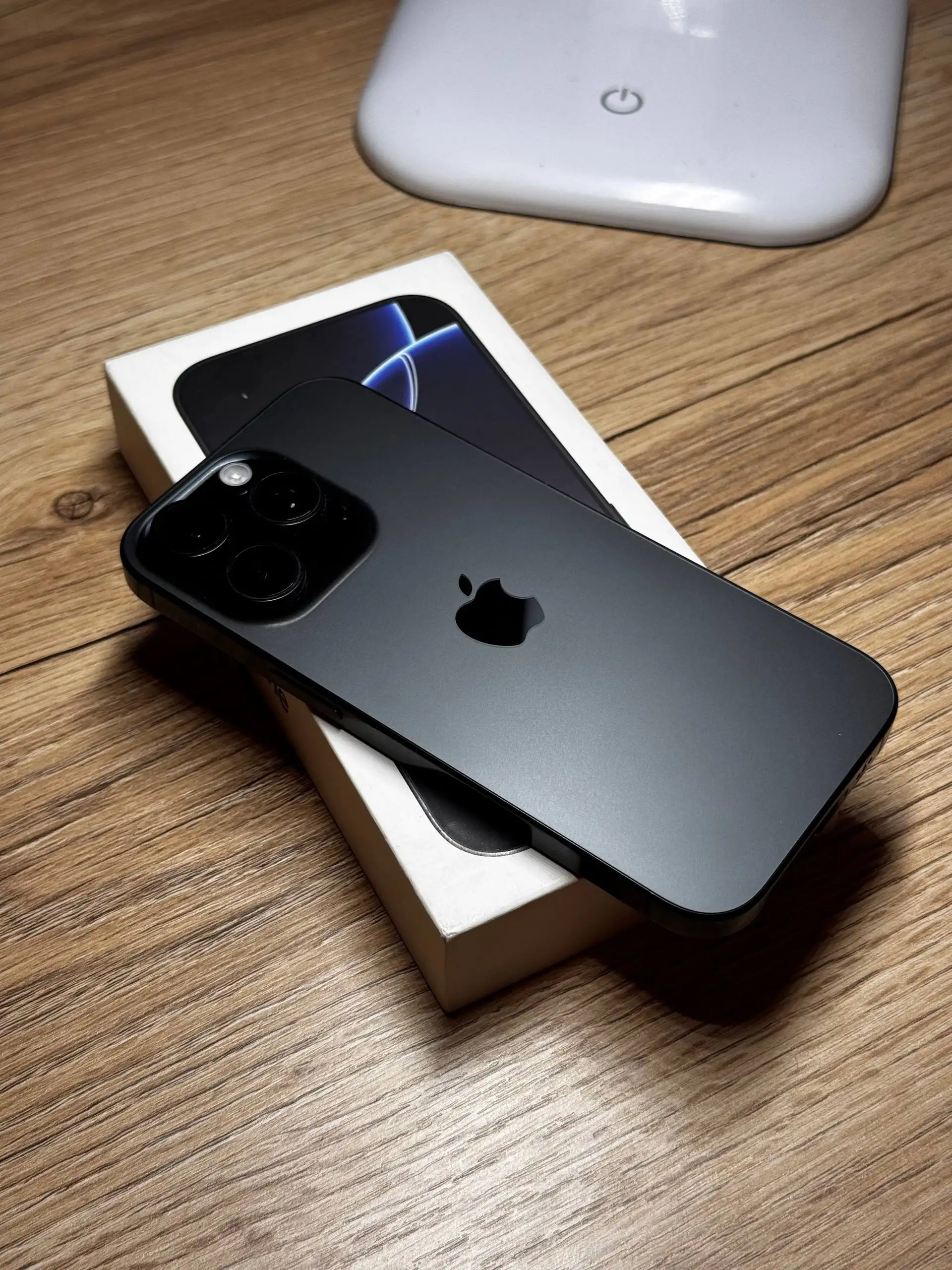 Продам iPhone 16 Pro 128GB в хорошем состоянии - Смартфоны (Электроника) в Владивосток