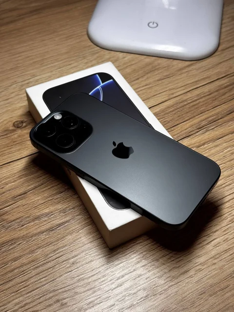 Продам iPhone 16 Pro 128GB в хорошем состоянии - Фото- и видеокамеры в Владивосток