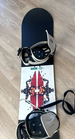 Сноуборд с креплениями и ботинками - Чайная атрибутика в Владивосток