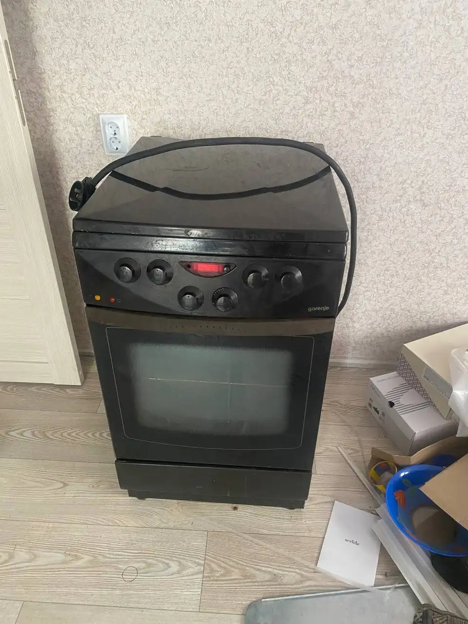 Продажа бытовой плиты с духовкой - Бытовая техника (Барахолка) в Владивосток