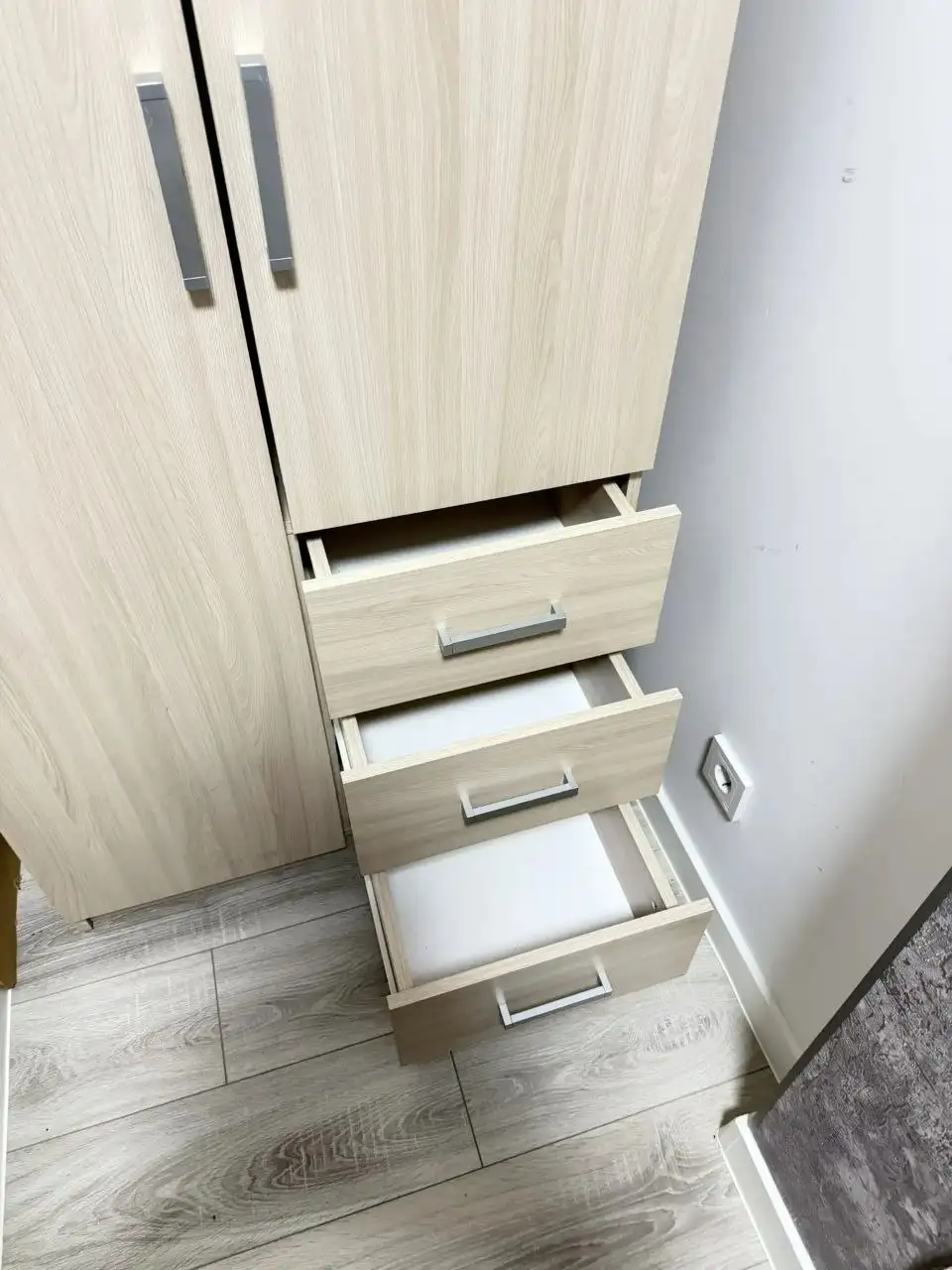 Продам вещевой шкаф - Мебель (Для дома и дачи) в Владивосток