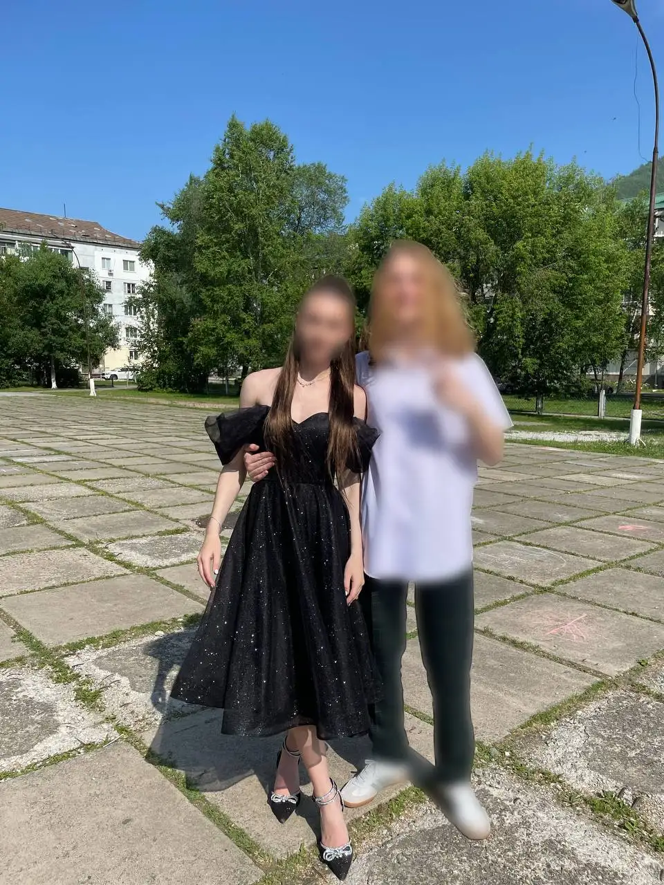 Продам выпускное платье размер 42-44 - Вечерние платья (Одежда) в Владивосток