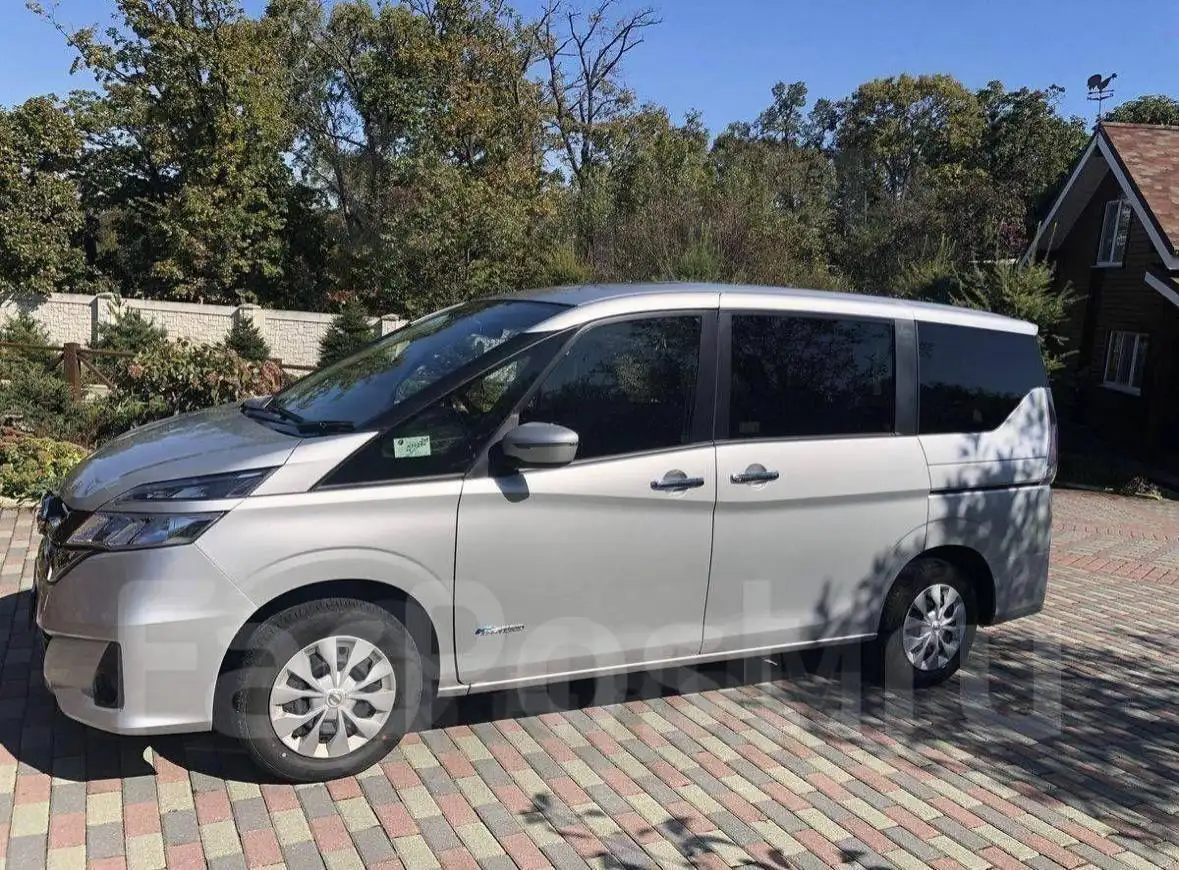 Продам Nissan Serena 2016 4WD - семейный лайнер с характером внедорожника - Авто в Владивосток