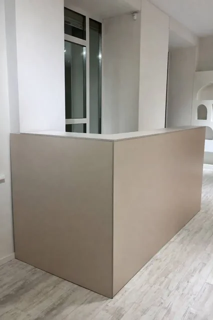 Продается ресепшн как новый - Парикмахерские принадлежности в Владивосток