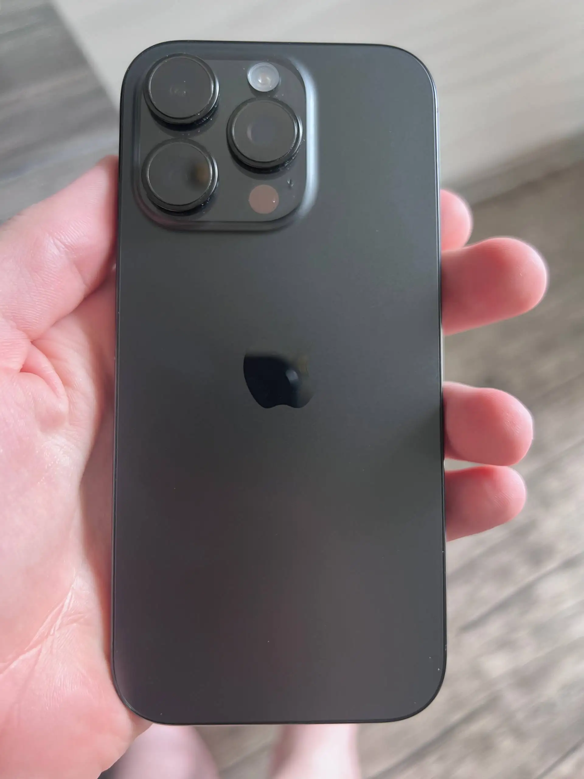 Продам iPhone 16 Pro 128GB в отличном состоянии - Смартфоны (Электроника) в Владивосток