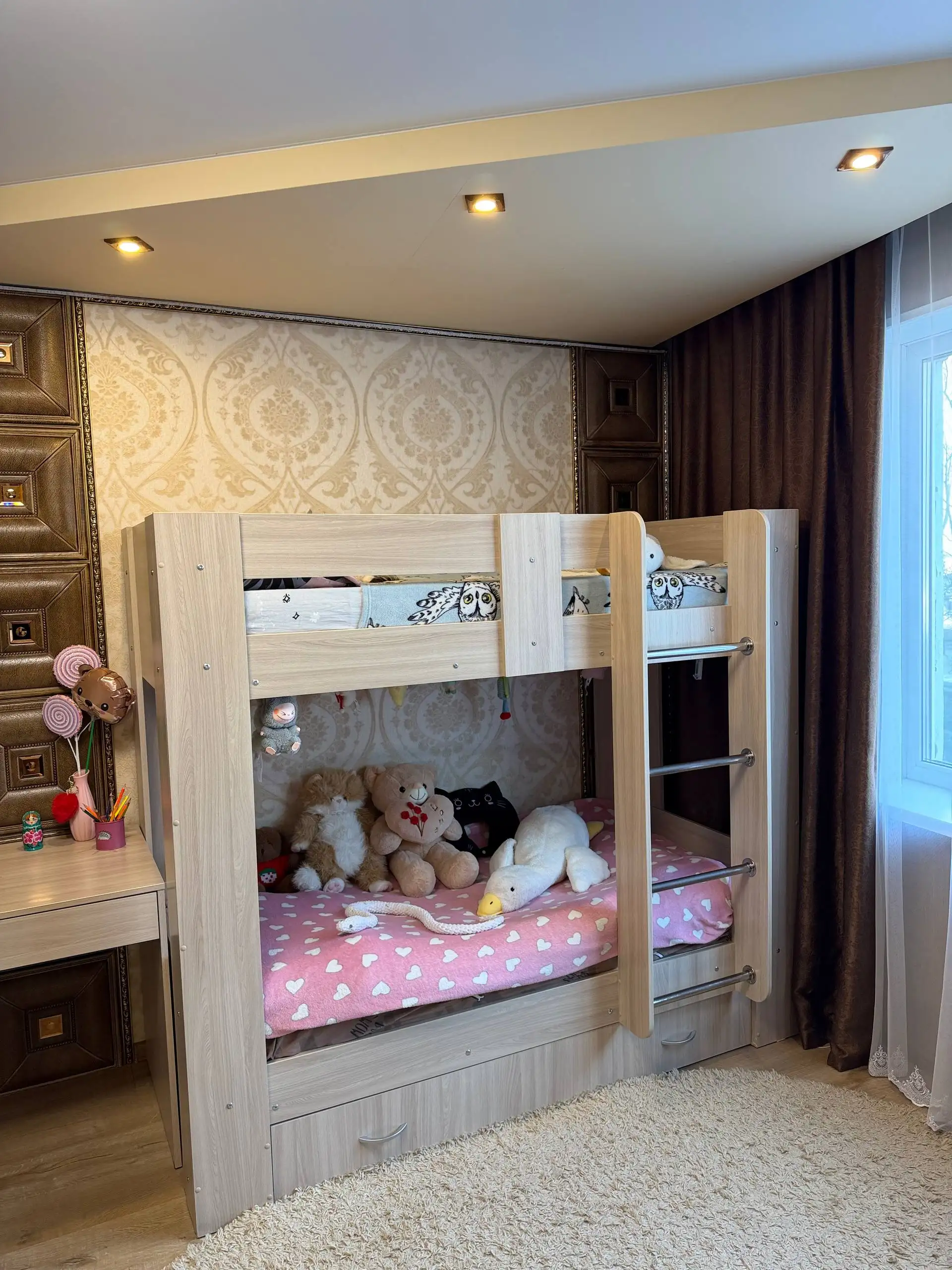 Продажа двухъярусной кровати с матрасами - Мебель (Для дома и дачи) в Владивосток