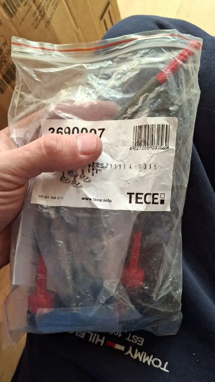 Комплект опор 4 штуки с инструкцией и крепежом - Барахолка в Владивосток