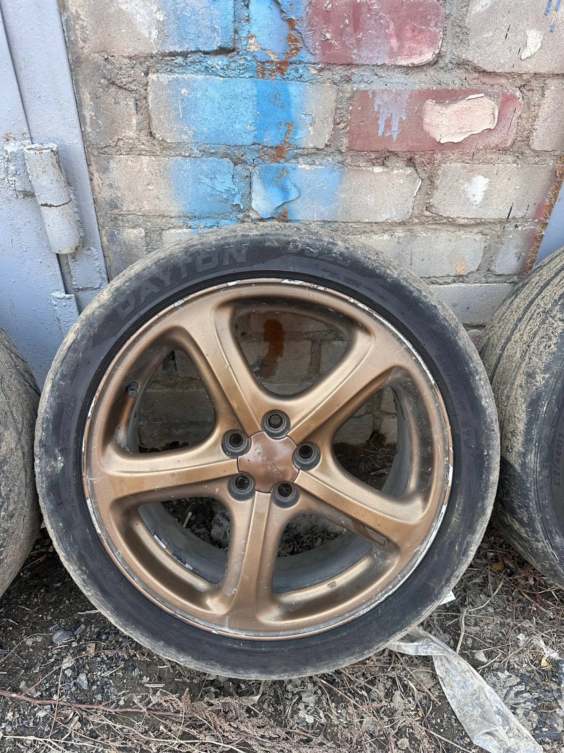 Продам диски с резиной лето - Диски и шины (Запчасти) в Владивосток