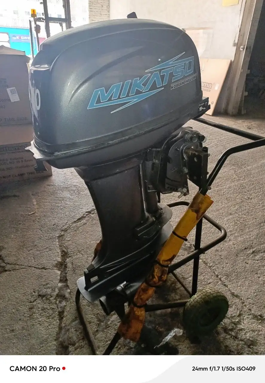 Продам лодочный мотор с документами и гарантией - Лодочные моторы (Барахолка) в Владивосток