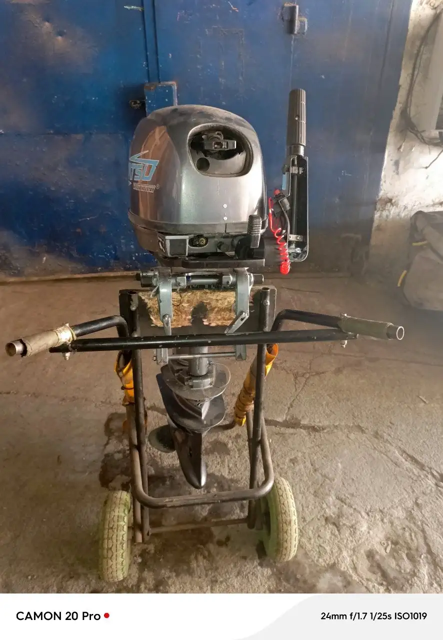 Продам лодочный мотор с документами и гарантией - Лодочные моторы (Барахолка) в Владивосток