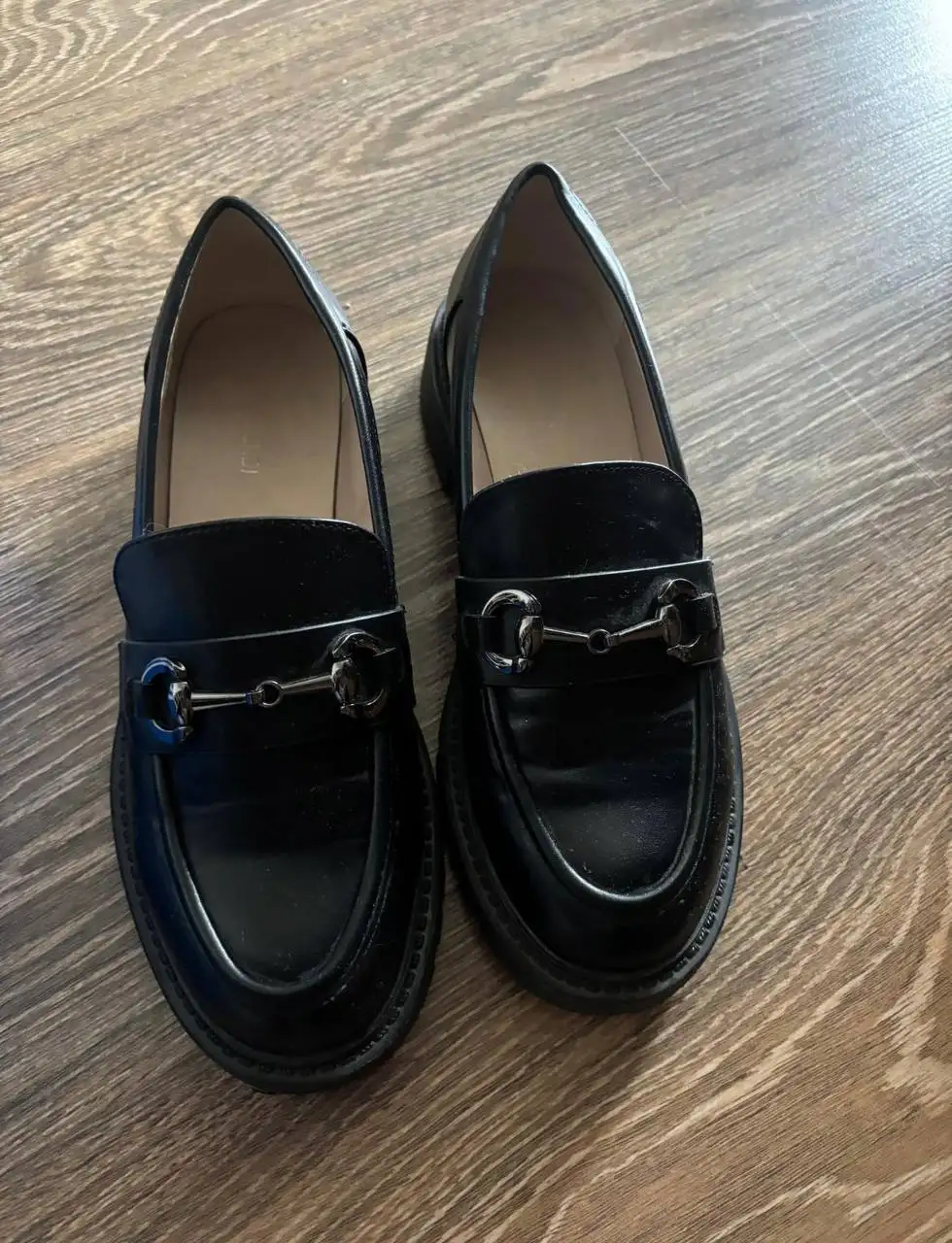 Кроссовки и лоферы 38 размер - Обувь (Одежда) в Владивосток