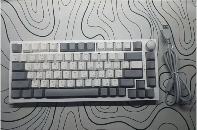 Продажа клавиатуры, наушников, часов Apple и хомяка с клеткой - Техника для дома в Владивосток